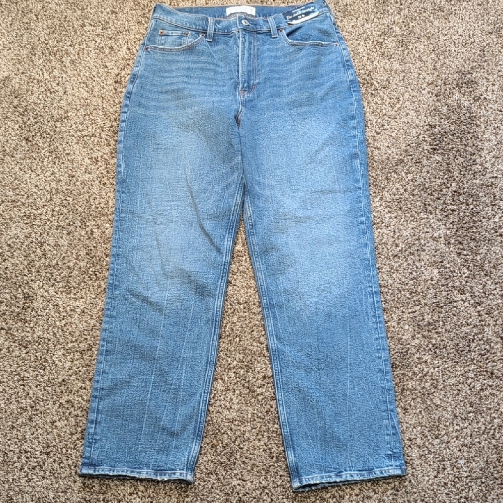 Abercrombie And Fitch Straight Leg Ultra High Rise Ankle Jeans NEW Size 29
